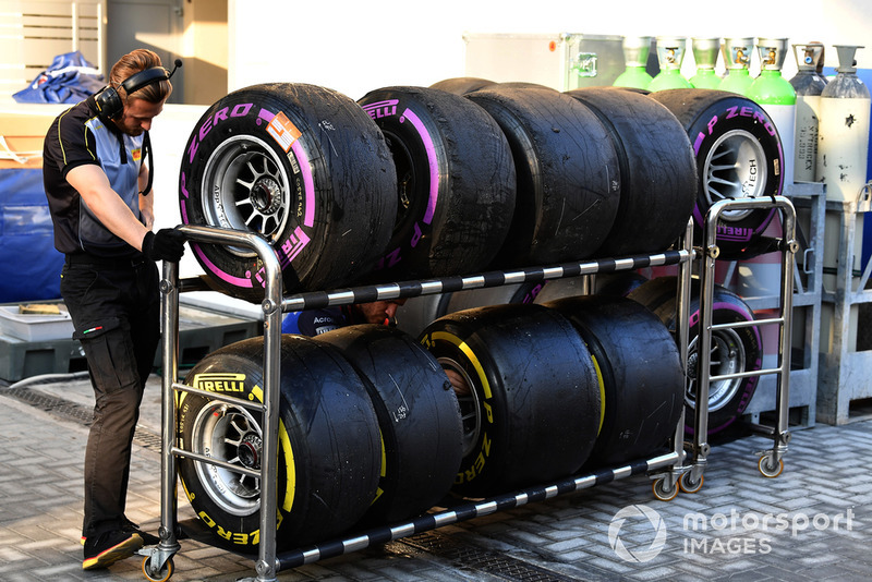 Des pneus Pirelli de la Scuderia Toro Rosso