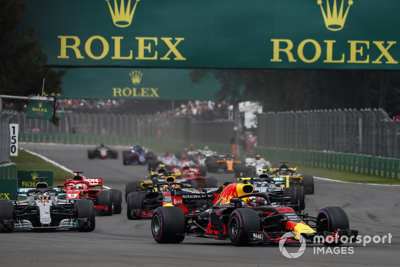 Max Verstappen, Red Bull Racing RB14, Lewis Hamilton, Mercedes AMG F1 W09 EQ Power+ y Daniel Ricciardo, Red Bull Racing RB14