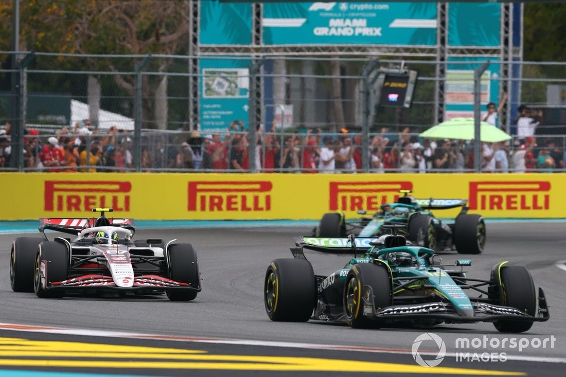 Lance Stroll, Aston Martin Racing, Fernando Alonso, Aston Martin Racing, Oliver Bearman, Haas F1 Team