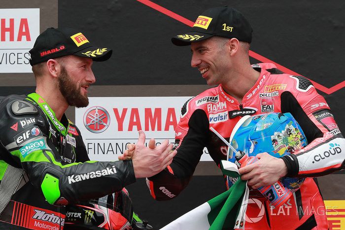 Podium: race winner Marco Melandri, Aruba.it Racing-Ducati SBK Team, second place Tom Sykes, Kawasaki Racing