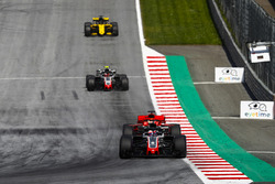 Romain Grosjean, Haas F1 Team VF-18, Sebastian Vettel, Ferrari SF71H, Kevin Magnussen, Haas F1 Team VF-18, abd Nico Hulkenberg, Renault Sport F1 Team R.S. 18