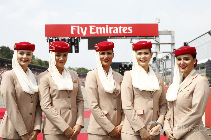 Chicas de Emirates en la grilla