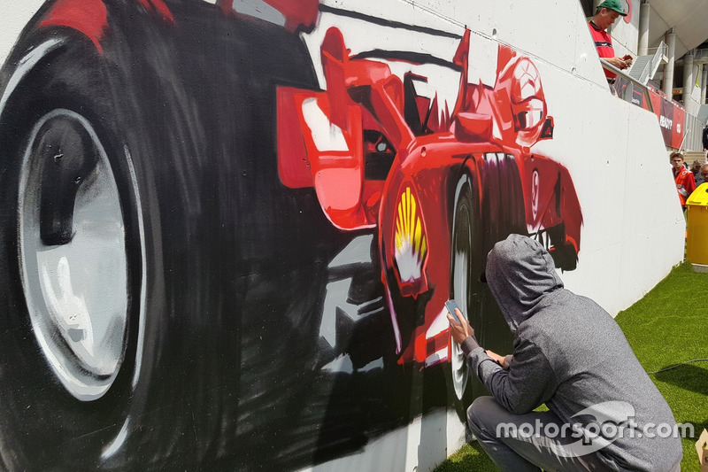 Mural bernuansa Formula 1
