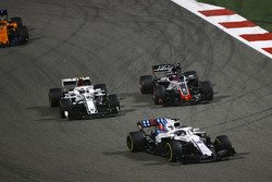 Лэнс Стролл, Williams FW41, Шарль Леклер, Alfa Romeo Sauber C37, Ромен Грожан, Haas F1 Team VF-18, и Стоффель Вандорн, McLaren MCL33