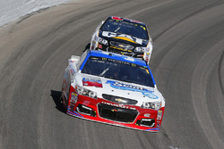 Chris Buescher, JTG Daugherty Racing Chevrolet and Ryan Newman, Richard Childress Racing Chevrolet