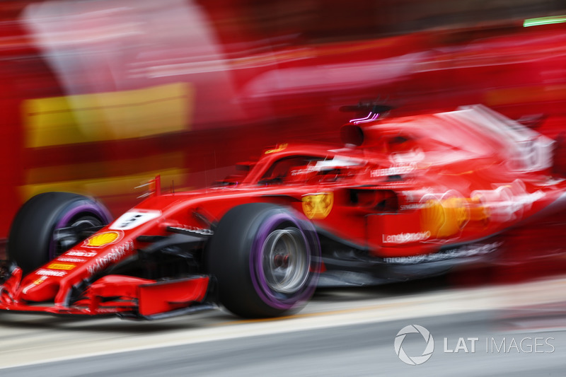 Sebastian Vettel, Ferrari SF71H, pit stop action