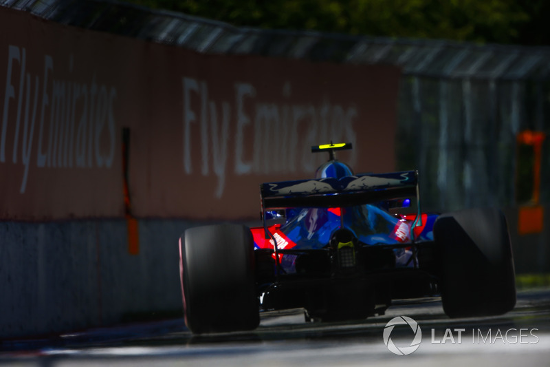 <img src="https://cdn-1.motorsport.com/static/custom/car-thumbs/F1_2018/TESTS/tororosso.png" alt="" width="250" /> Toro Rosso