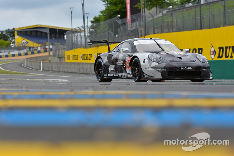 #88 Dempsey Proton Competition Porsche 911 RSR