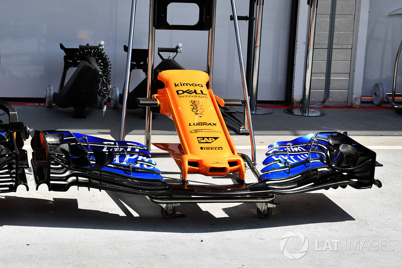 Sayap depan McLaren MCL33