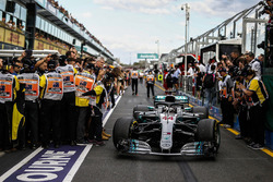 Lewis Hamilton, Mercedes-AMG F1 W09 EQ Power+ in parc ferme