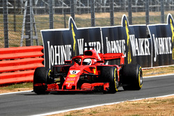 Le vainqueur Sebastian Vettel, Ferrari SF71H arrive dans le parc fermé