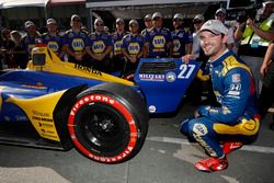 Alexander Rossi, Andretti Autosport Honda celebrates winning the Verizon P1 Pole Award