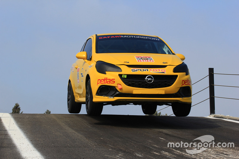 Opel Corsa OPC mücadelesi