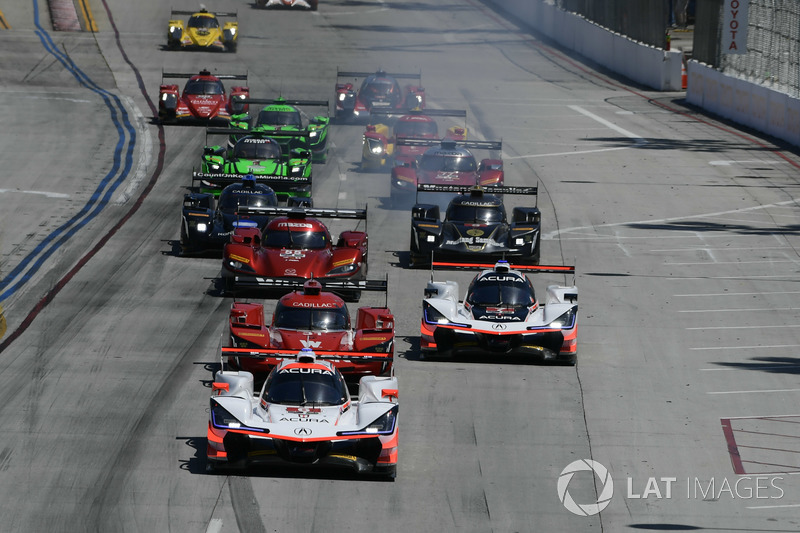 Arrancada: #6 Acura Team Penske Acura DPi, P: Dane Cameron, Juan Pablo Montoya, #31 Action Express Racing Cadillac DPi, P: Eric Curran, Felipe Nasr