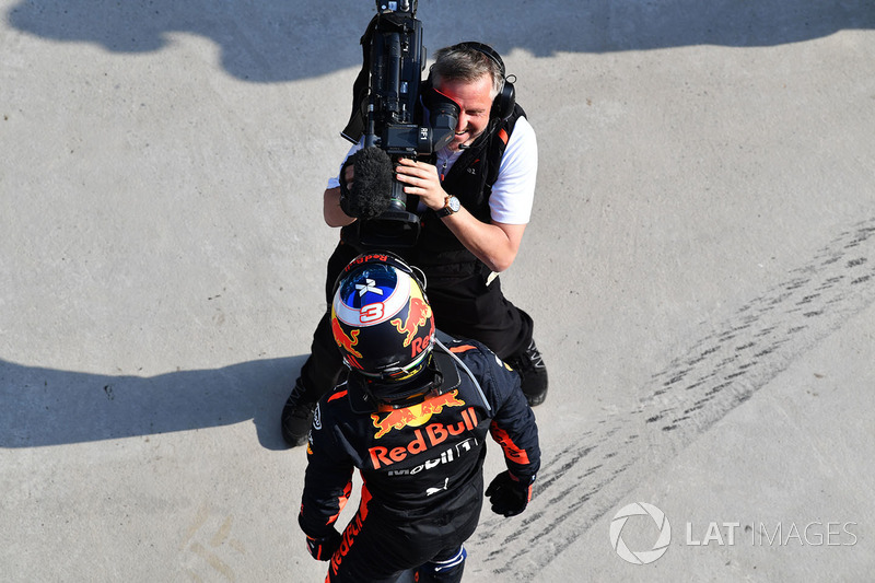 Daniel Ricciardo, Red Bull Racing merayakan kemenangan di parc ferme