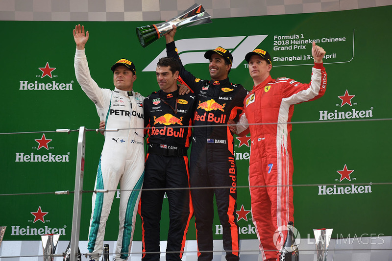 Podium : le vainqueur Daniel Ricciardo, Red Bull Racing, le deuxième, Valtteri Bottas, Mercedes-AMG F1, le troisième Kimi Raikkonen, Ferrari