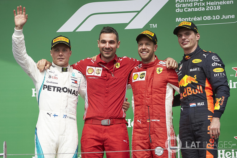 Valtteri Bottas, Mercedes AMG F1, Nicola Bariselli, Race Engineer, Ferrari, Sebastian Vettel, Ferrari