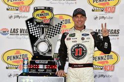 Kevin Harvick, Stewart-Haas Racing, Ford Fusion Jimmy John festeggia la sua vittoria