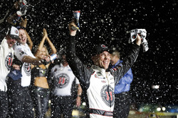 Kevin Harvick, Stewart-Haas Racing, Jimmy John's Ford Fusion, festeggia