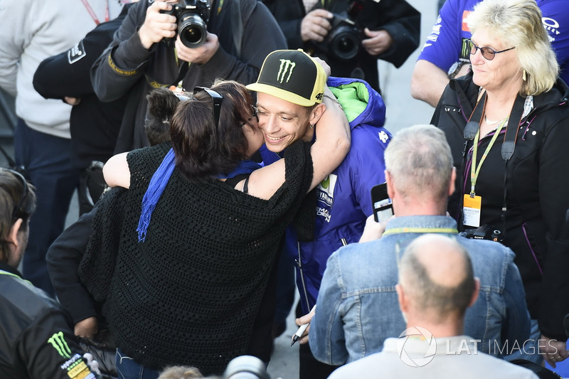 Valentino Rossi, Yamaha Factory Racing, mit Fans