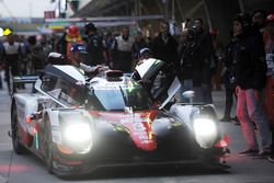 #8 Toyota Gazoo Racing Toyota TS050-Hybrid: Sebastien Buemi, Anthony Davidson, Kazuki Nakajima  