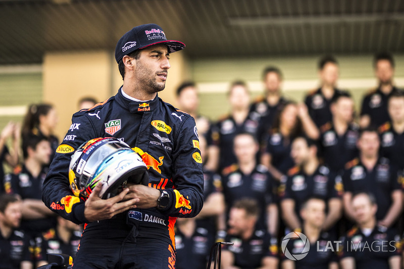 Daniel Ricciardo, Red Bull Racing at the Red Bull Racing team photo