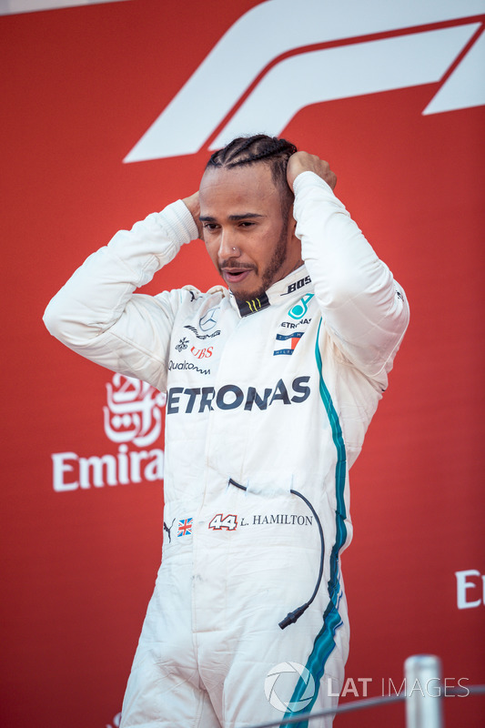 Hamilton tarolt a Mercedesszel Barcelonában - F1 2018