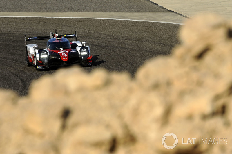 #8 Toyota Gazoo Racing Toyota TS050-Hybrid: Sebastien Buemi, Anthony Davidson, Kazuki Nakajima