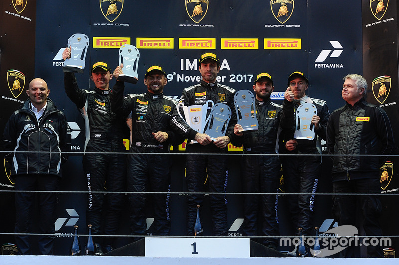 Podio Europa AM: al primo posto Raffaele Giannoni, Automobile Tricolore, al secondo posto Andrej Lewandowski, Teodor Myszkowski, VS Racing, al terzo posto Philipp Wlazik, Florian Scholze, Dörr Motorsport