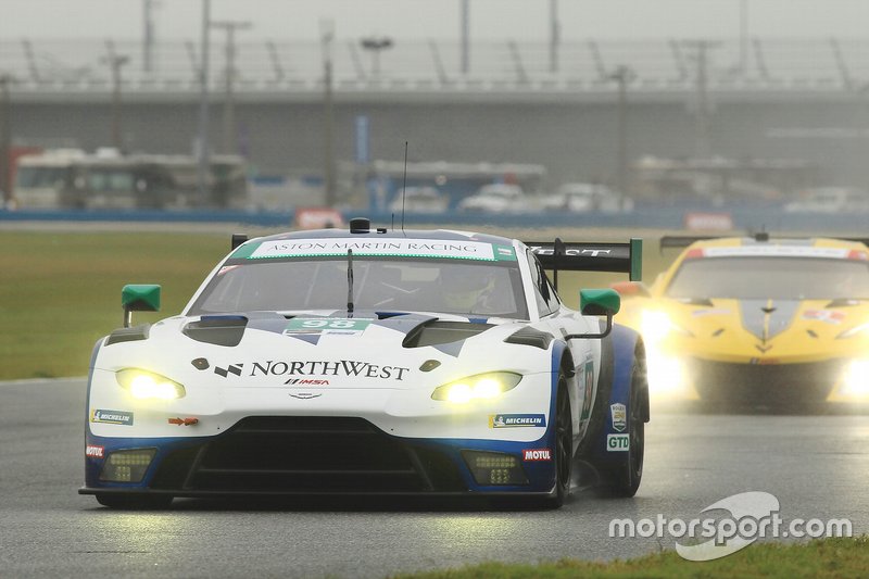 #98 ASTON MARTIN RACING Aston Martin Vantage GT3, GTD: Paul Dalla Lana, Pedro Lamy, Ross Gunn, Mat Lauda