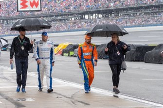 Ricky Stenhouse Jr., Roush Fenway Racing, Ford Mustang SunnyD, Ryan Newman, Roush Fenway Racing, Ford Mustang Wyndham Rewards rain delay