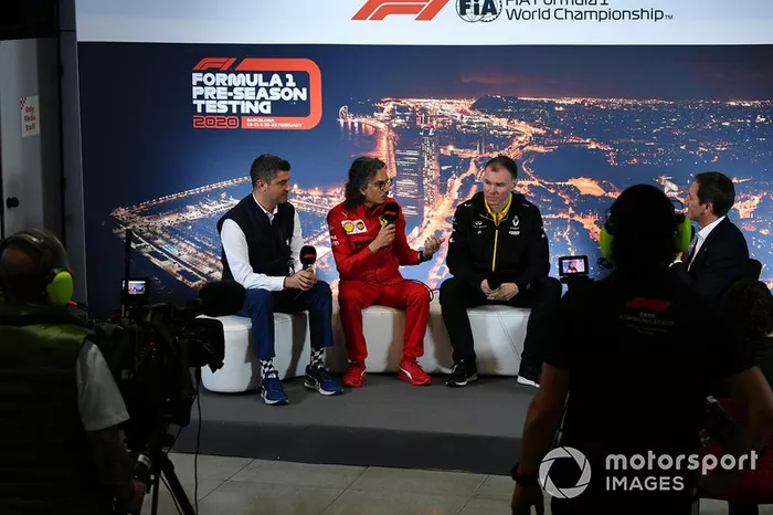 Michael Masi, Director de Carrera, Laurent Mekies, Director Deportivo, Ferrari y Alan Permane, Director Deportivo, Renault Sport F1 Team en la conferencia de prensa