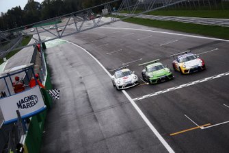 L'arrivo al fotofinish di Gianmarco Quaresmini, Tsunami RT, Lodovico Laurini, Dinamic Motorsport e Diego Bertonelli, Q8 Hi Perform
