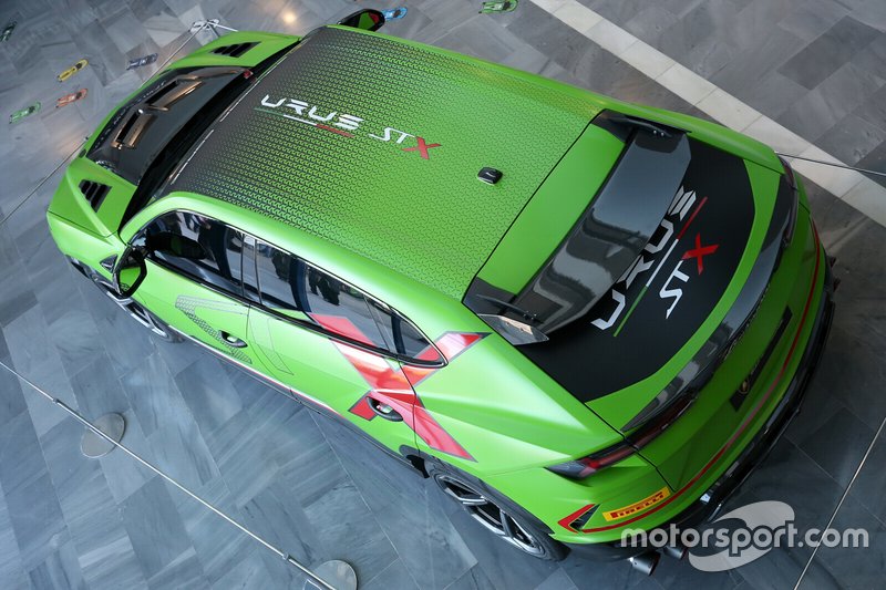Lamborghini Urus ST-X
