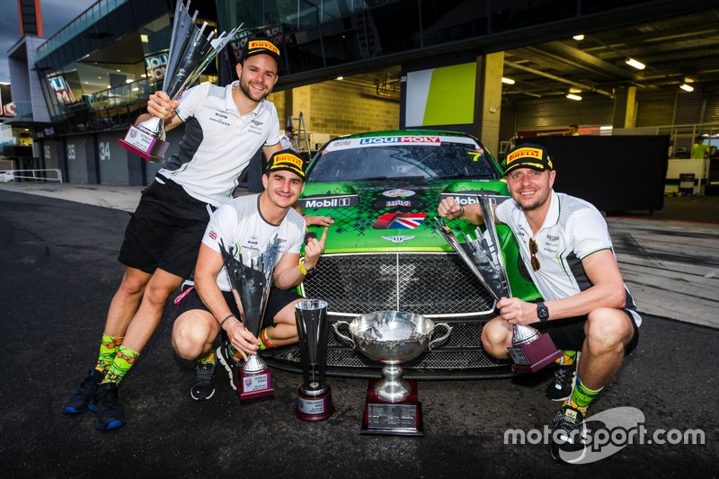 Il vincitore #7 Bentley Team M-Sport Bentley Continental GT3: Jules Gounon, Maxime Soulet, Jordan Pepper