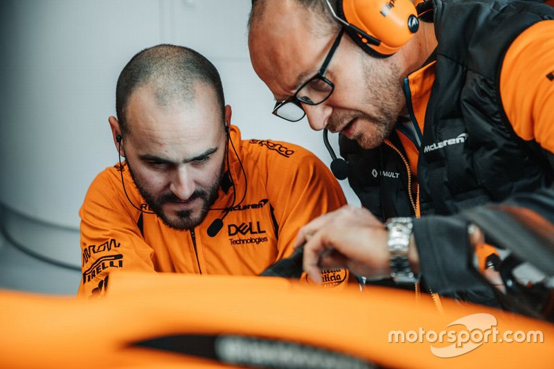 Mecánicos de McLaren