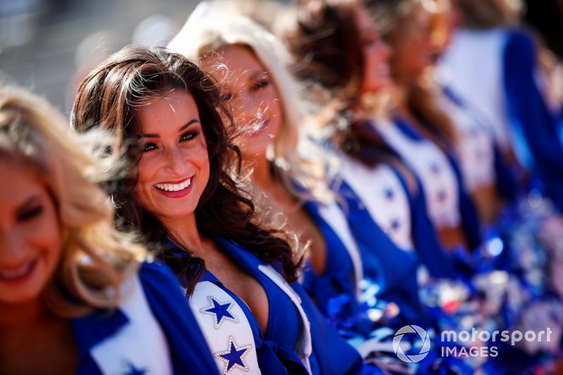 The Dallas Cowboys Cheerleaders entertain the crowds