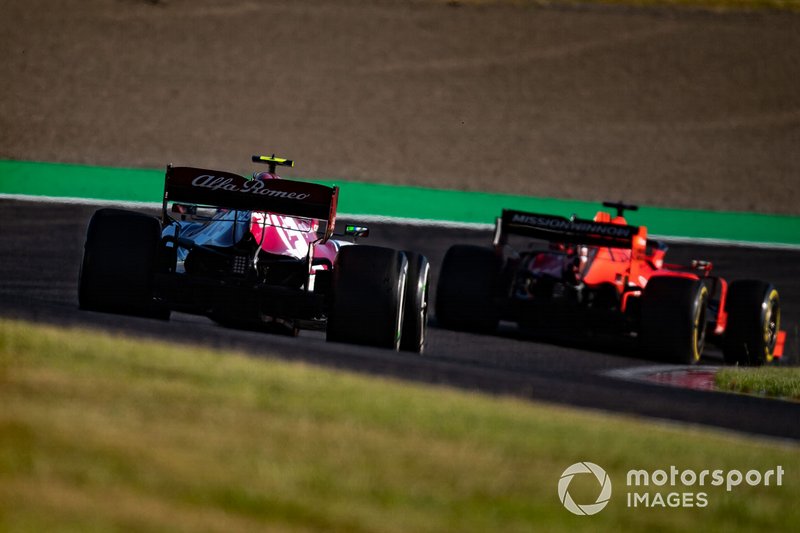 Sebastian Vettel, Ferrari SF90, Antonio Giovinazzi, Alfa Romeo Racing C38