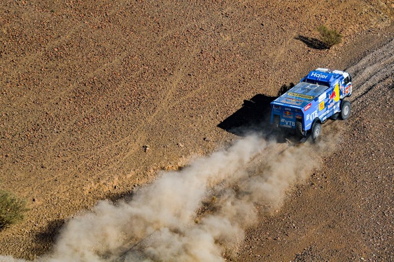 #500 Team KAMAZ Master: Eduard Nikolaev, Evgenii Iakovlev, Vladimir Rybakov