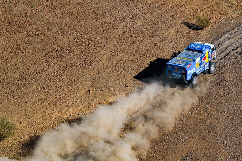 #500 Team KAMAZ Master: Eduard Nikolaev, Evgenii Iakovlev, Vladimir Rybakov 