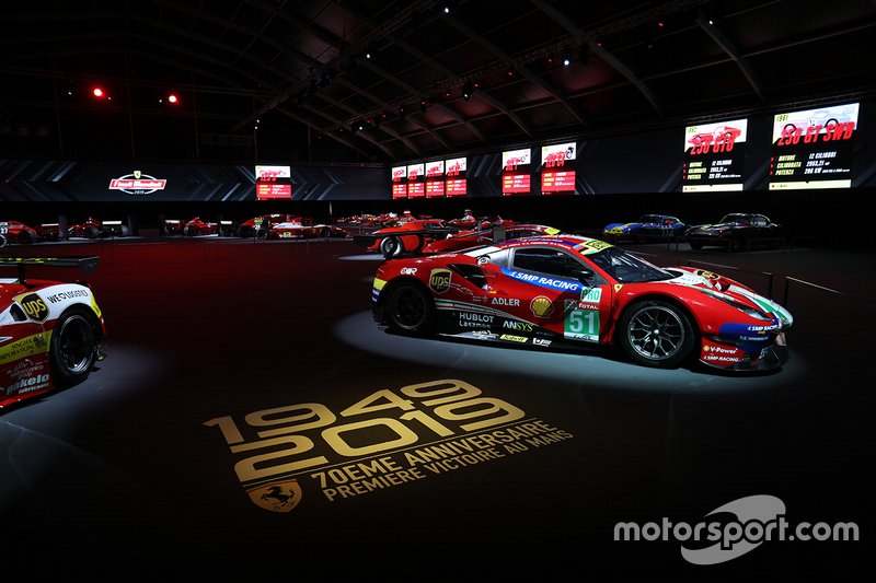 Vetture Ferrari in esposizione