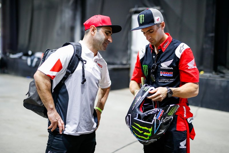 #8 Hero Motosports Team Rally: Paulo Goncalves, #7 Monster Energy Honda Team: Kevin Benavides
