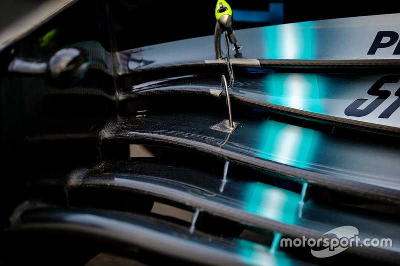 Mercedes AMG F1 W10, dettaglio dell'ala anteriore