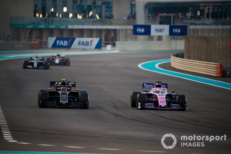 Sergio Pérez, Racing Point RP19, Kevin Magnussen, Haas F1 Team VF-19