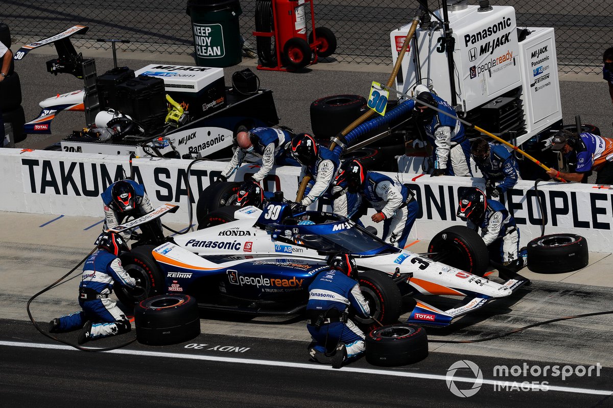 Takuma Sato, Rahal Letterman Lanigan Racing Honda, pit stop