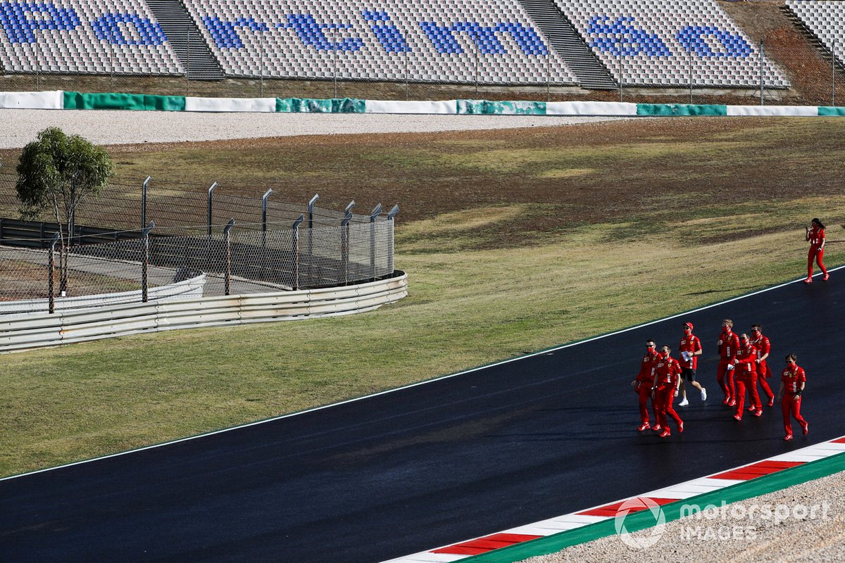 Sebastian Vettel, Ferrari, fait son tour de piste