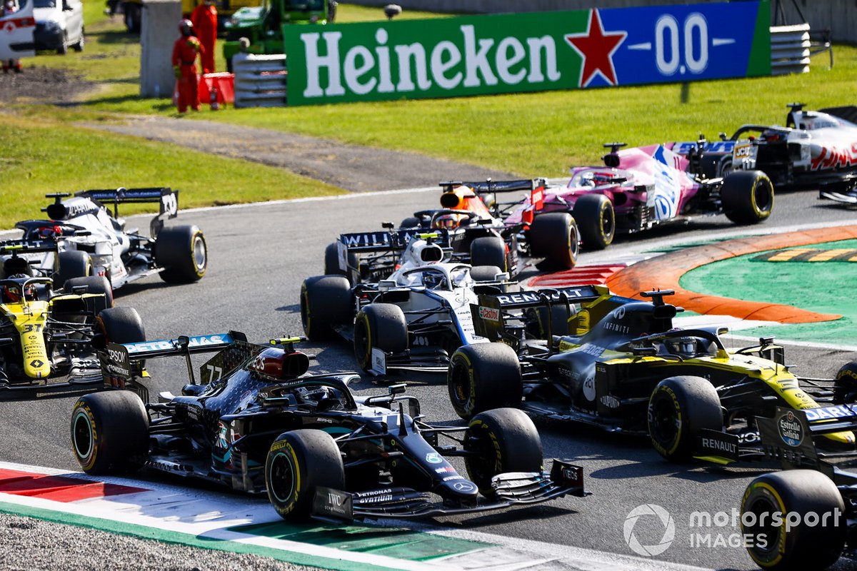 Valtteri Bottas, Mercedes F1 W11, Daniel Ricciardo, Renault F1 Team R.S.20 inicio