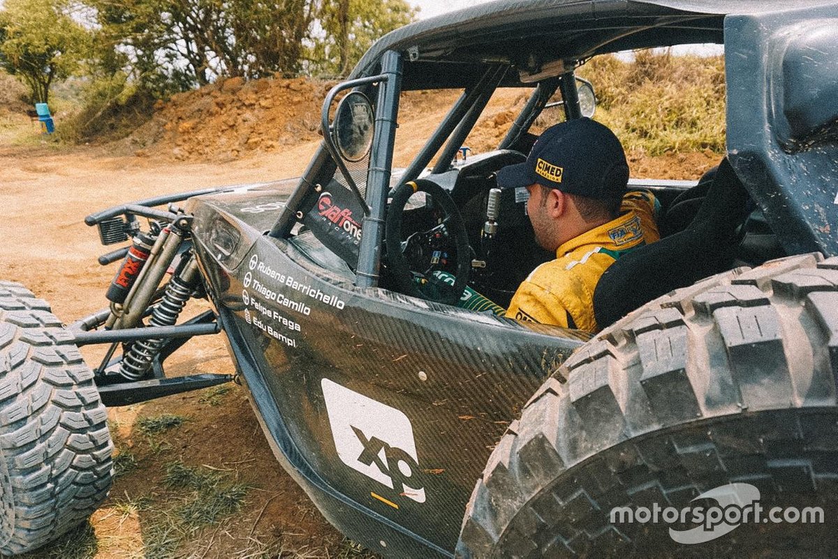Felipe Fraga no carro da equipe RMattheis