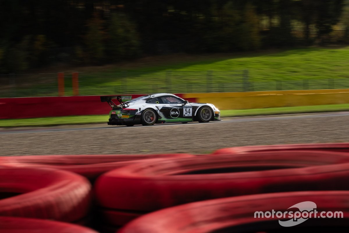 #54 Dinamic Motorsport Porsche 911 GT3-R: Matteo Cairoli, Christian Engelhart, Sven Müller