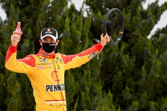 Race winner Joey Logano, Team Penske, Ford Mustang